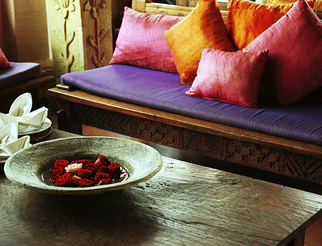 Bowl of Roses
Ubud, Bali
© Sue Rosoff
All Rights Reserved : Bali : Sue Rosoff Photography