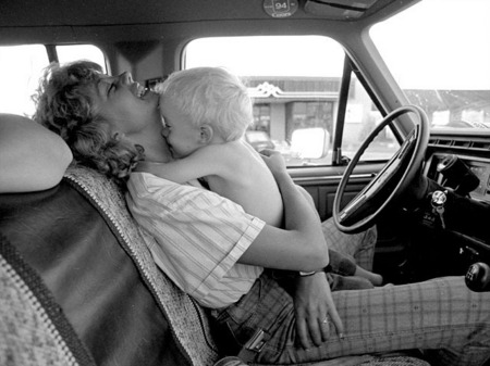 Barb Lucas and her son Ricky Joe - driving from Nampa, ID to Fort Madison Iowa
© Sue Rosoff
All Rights Reserved