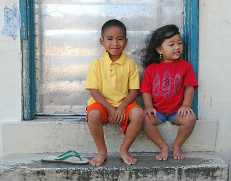 LaRuo and his niece, Kobaak, Majuro, RMI, © Sue Rosoff, all rights reserved